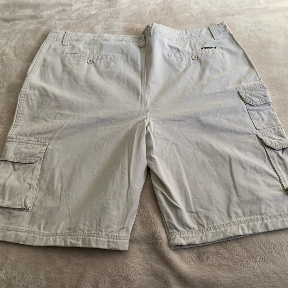 MEN’S RETRO BEIGE AIRWALK BELTED CARGO SHORTS - Size 46
